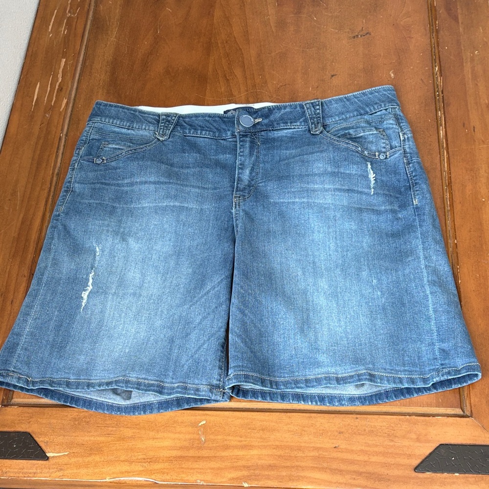 Democracy AbSolution Classic Blue Jean Distressed Shorts Size 18W